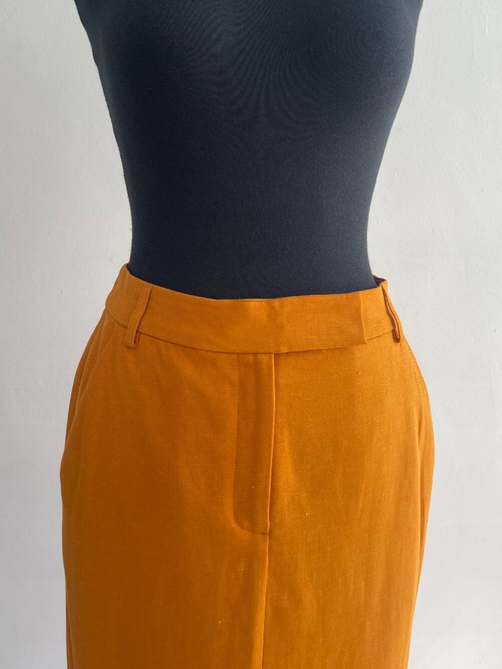 Express Orange Linen-Blend High-Waisted Tailored Midi Skirt - Picture 3 of 5